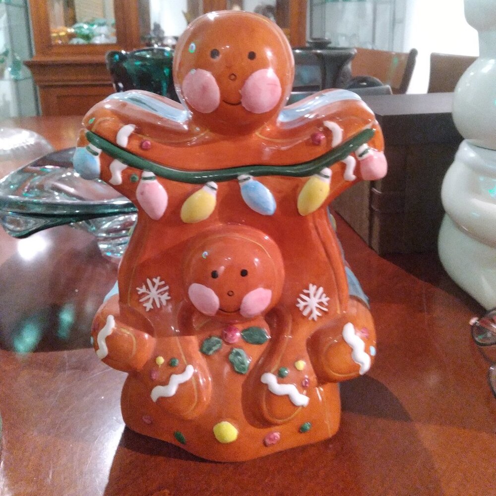 Cute Ceramic Gingerbread Man Christmas Lights Cookie Jar